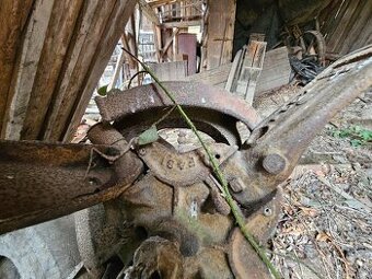 Historické díly traktorové a zemědělské