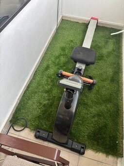 Veslovací trenažér pro vnitřní fitness