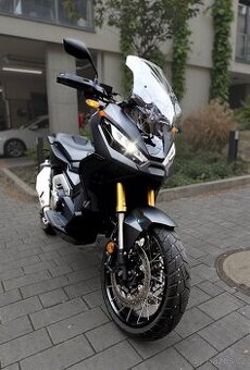 Prodám Hondu X-ADV 750 DCT (2024) – TOP stav-odpočet DPH - 1