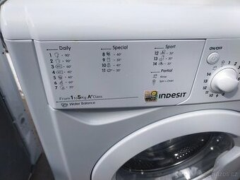 Prodám pračku Indesit 5 kg, A+. Zdarma Dovezu