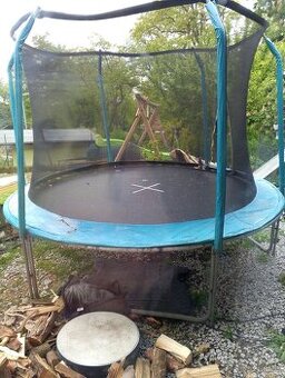 Trampolína