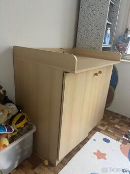 Přebalovací pult