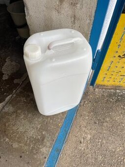 Plastové kanystry 25l