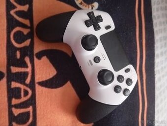Ovladač pro PS4 i PC - 1