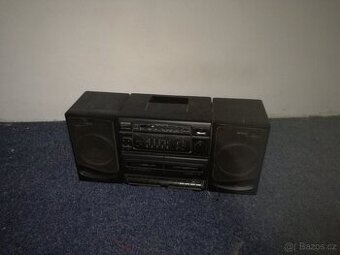 Rádio kazeťák na stavbou