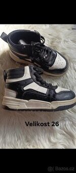 Chlapecké kotníkové tenisky velikost 26