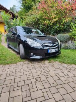 SUBARU  LEGACY  2,5 benzin , r.v. 2012