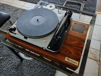 Thorens TD 124 s Roxan ramenom