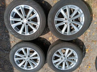 Nissan Quashqai - alu 7x17 et40 + čidla + letní 215/60/17
