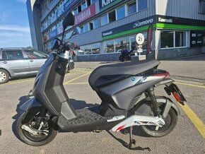PIAGGIO 1 L3 E5 -  předváděcí motocykl