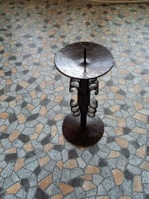 kovový svícen