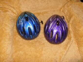 CYKLISTICKÁ PŘILBA