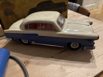 NDR hračka auto na dálkové ovládání Volha M21 s krabicí