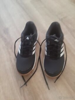 Adidas sálová obuv, vel. EU 39 - 1