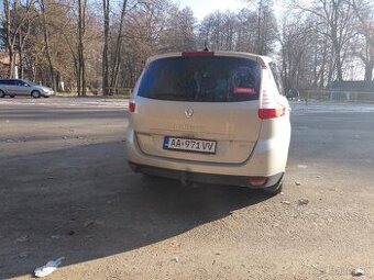 Renault grand scenic - 1