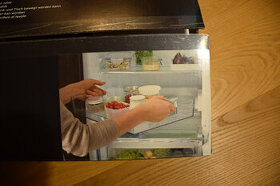 Výsuvná police lednice Electrolux a AEG