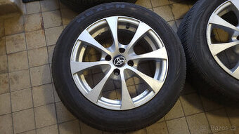 90% letní ALU kola 15" 4x100 Toyota Yaris