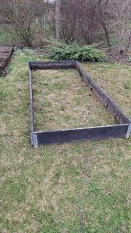 dřevěný vyvýšený záhon - 270cm x 124cm x 20 cm