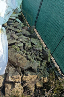 Kameny-kamení za odvoz