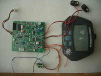 Detektor kovů - základní deska řídící jednotky