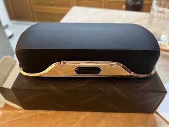 Držák brýli na vnitřní stinitko do auta