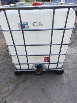 IBC kontejner, barel, bečka, sud, nádrž,baňok