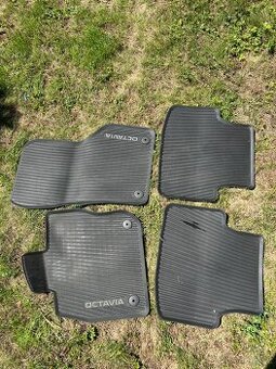Octavia IV – gumové + textilní koberce (textil NOVÉ)
