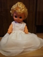 Retro panenka "nevěsta"