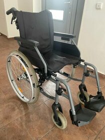 Invalidní vozík Tomtom s brzdama pro doprovod - 1
