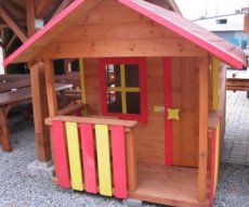 dřevěná zahradní dekorace Dětský domek - 1