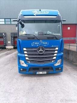 MB Actros + Wielton, JUMBO, průjezdná souprava
