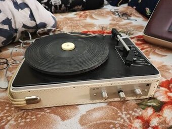 Starožitný prvorepublikovy gramofon