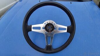 Prodám volant VW Golf 1 GTI 
