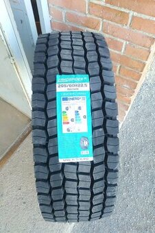 295/60 r22,5 Záběrové pneu Landspider 295 60 22,5