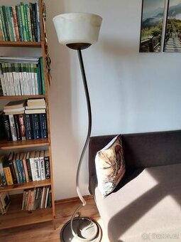 Stropní světlo a lampa
