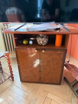Tv stolek