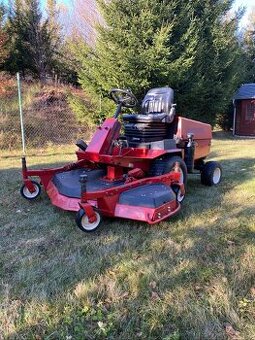 Zahradní traktor TORO Diesel Groundsmaster 220-D