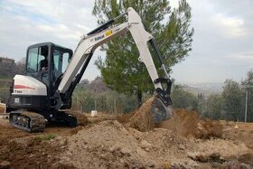 Půjčovna minibagr BOBCAT E32 3.2 t - 1