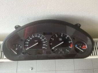 BMW E36 Tachometr