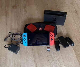 Nintendo switch + příslušenství