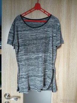 Prodám triko. Značka butik - 1