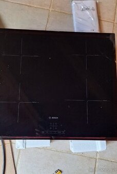 Daruji varnou desku Bosch PIE651BB1E - 1