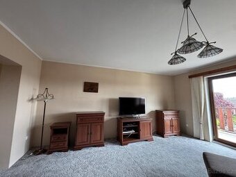 Skříně do obýváku, světla, obrazy, koberce