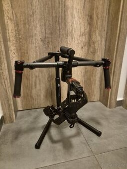 DJI Ronin M s příslušenstvím