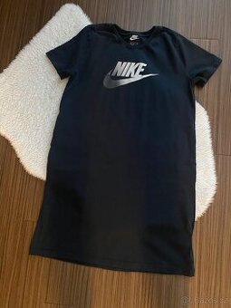 Nike dívčí šaty vel. 156-166cm