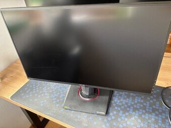 ASUS VG279QM 27" – herní monitor, stav jako nový
