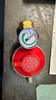 Plynový regulátor s ukazatelem vstupního tlaku 30mbar