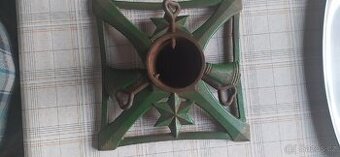 Stojan na Vánoční stromek.