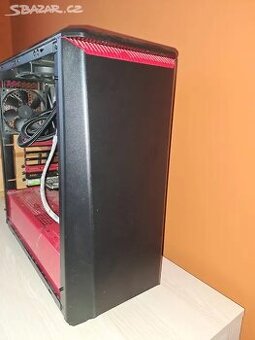 Počítač, počítačová skříň částečně vybavená