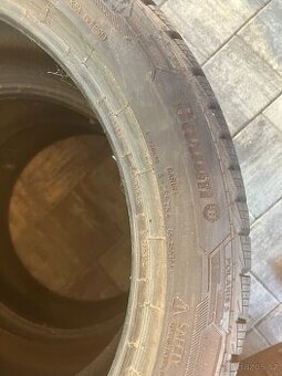 Pneu Zimní Barum (3) a Nexen (1) 215/45/18